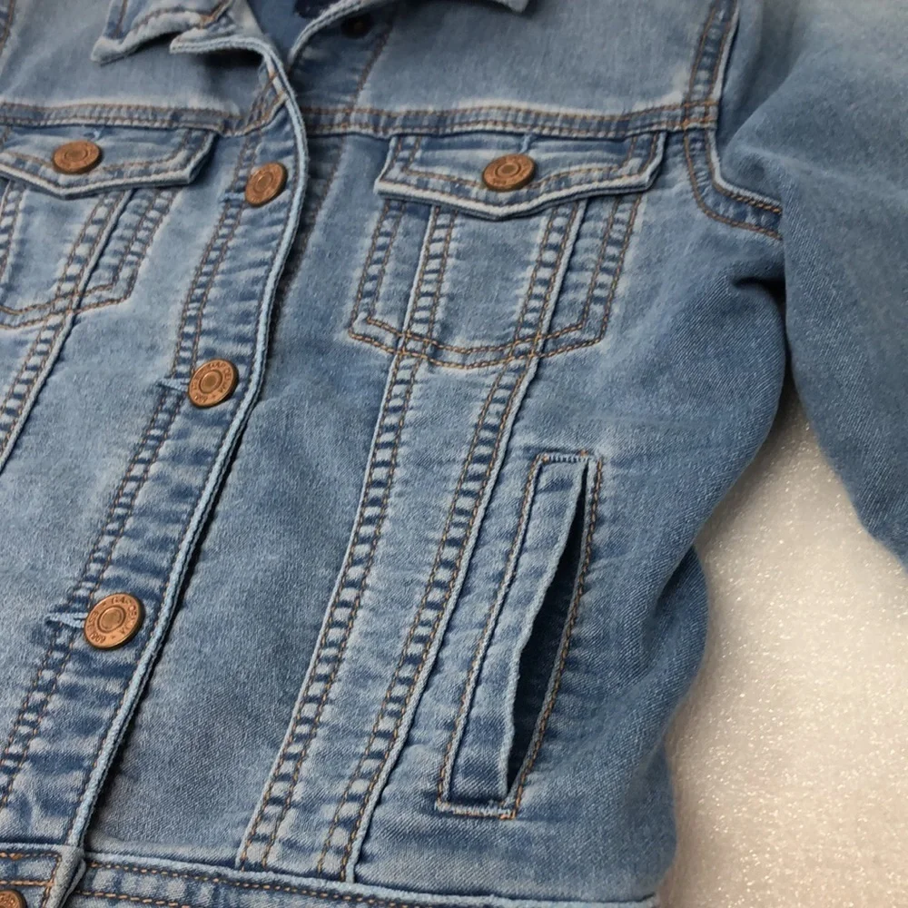 GAP Kids Classic Faded Blue Jean Jacket Size Medium (8-9)